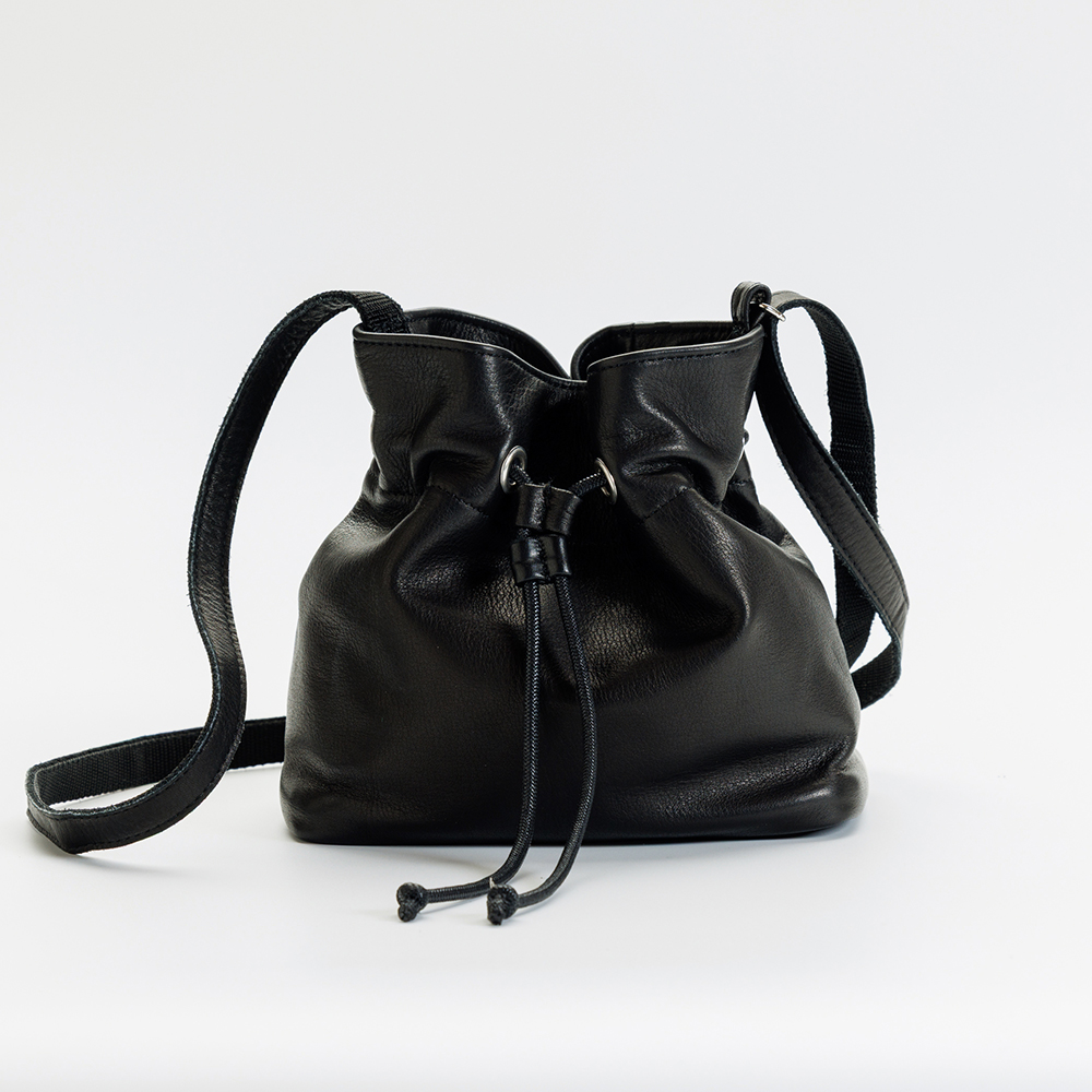 レザー巾着バッグ