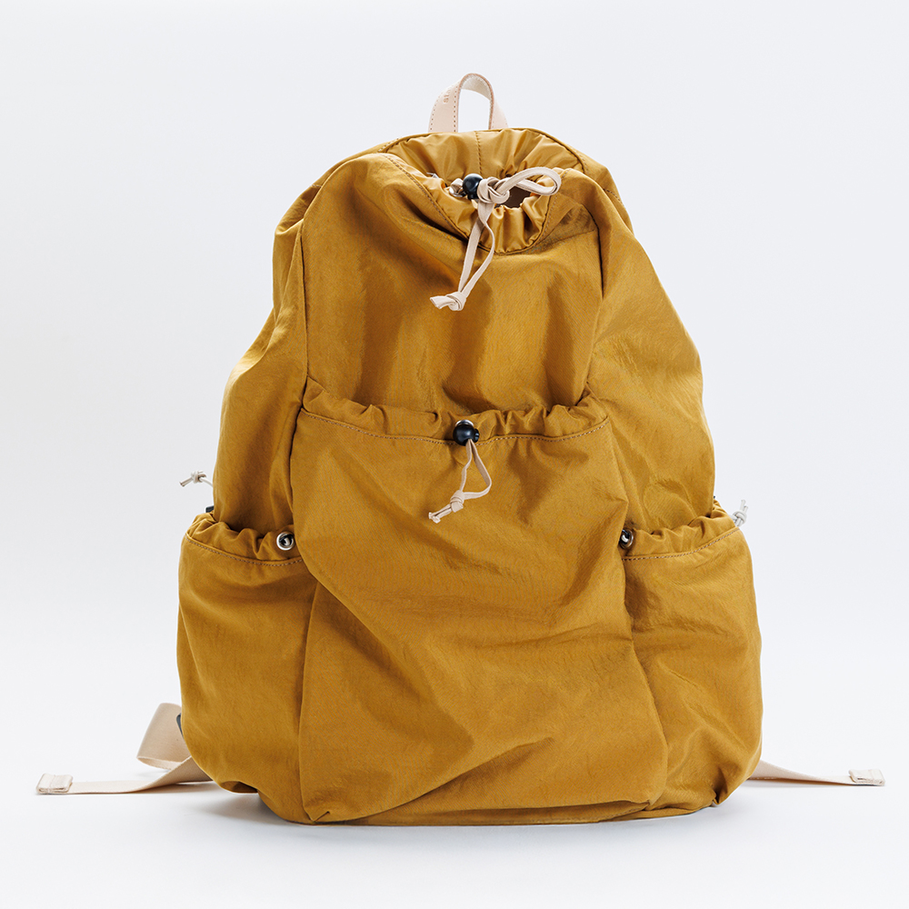 ナイロンデイパック